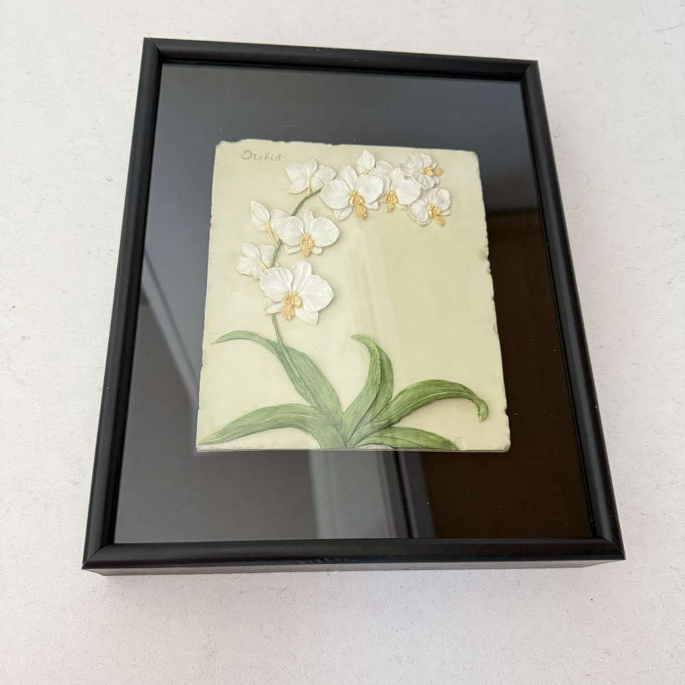 Framed Floral Wall Art Floral Wall Art in Black Frames 9in X 10.5in - Picture 3 of 5